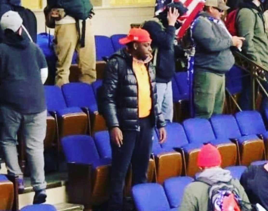 the-real-fake-story-behind-the-most-confusing-photo-of-the-u-s-capitol-raid-f8228d6be584.png